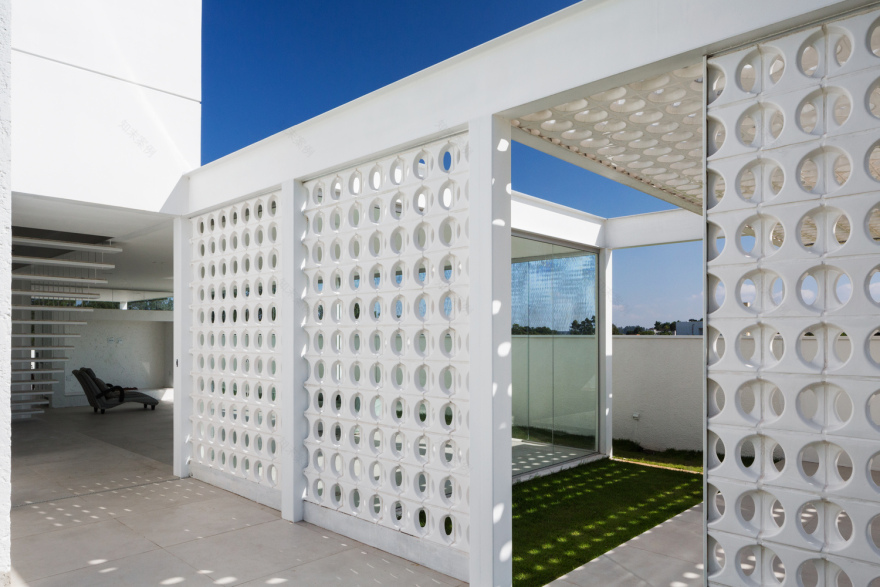 巴西伊图市高尔夫球场旁的现代住宅-43