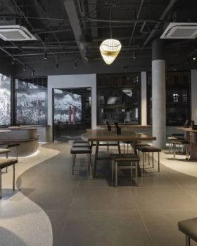 粉家青云街螺蛳粉餐厅丨中国上海丨之外建筑 ZZYY Studio