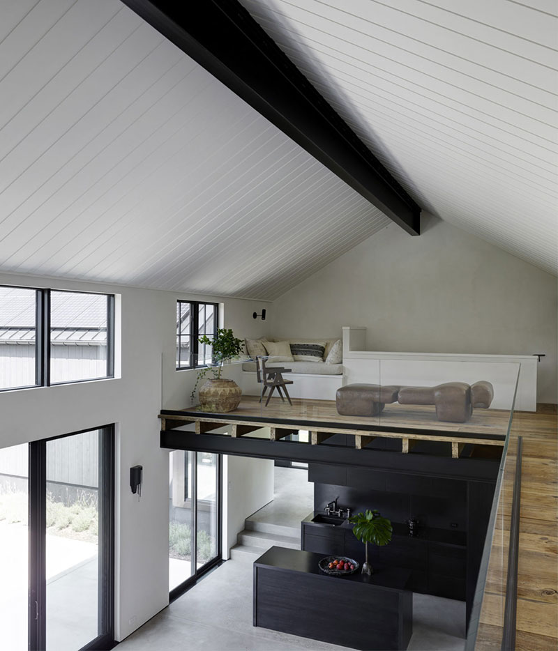 黑白对比的神秘 Hamptons 之家-14