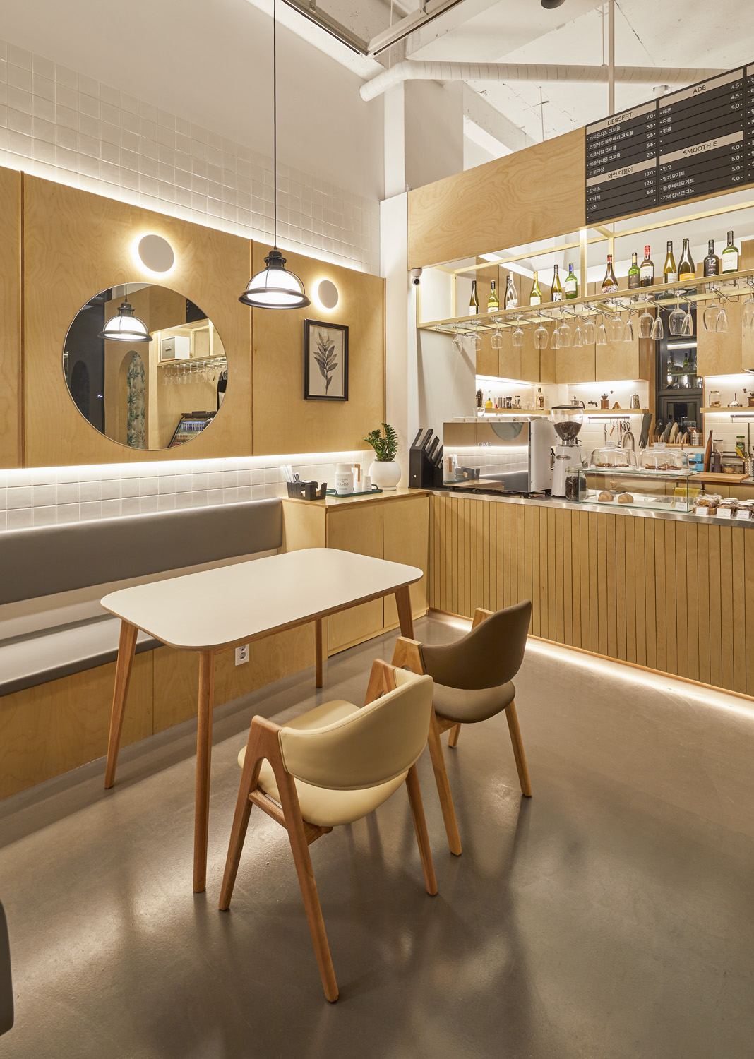 20 平米现代简约咖啡厅设计 | 温馨白与质感原木-10