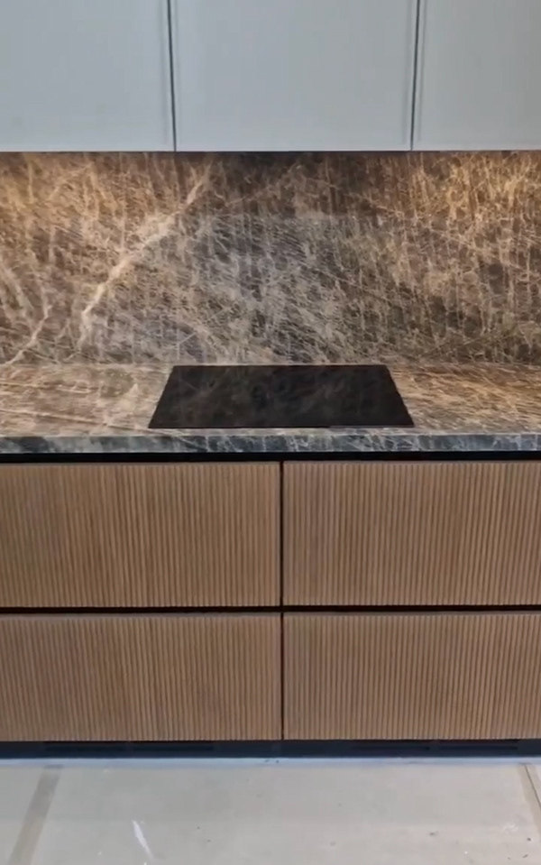 天空石英石厨房丨俄罗斯莫斯科丨Kameno Cube Stone Atelier-6