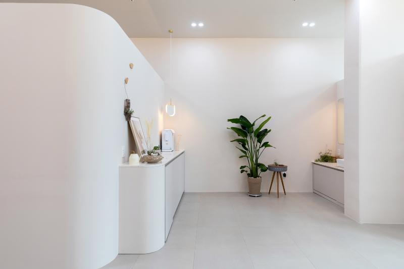 20 平米极简现代美妆店设计-8