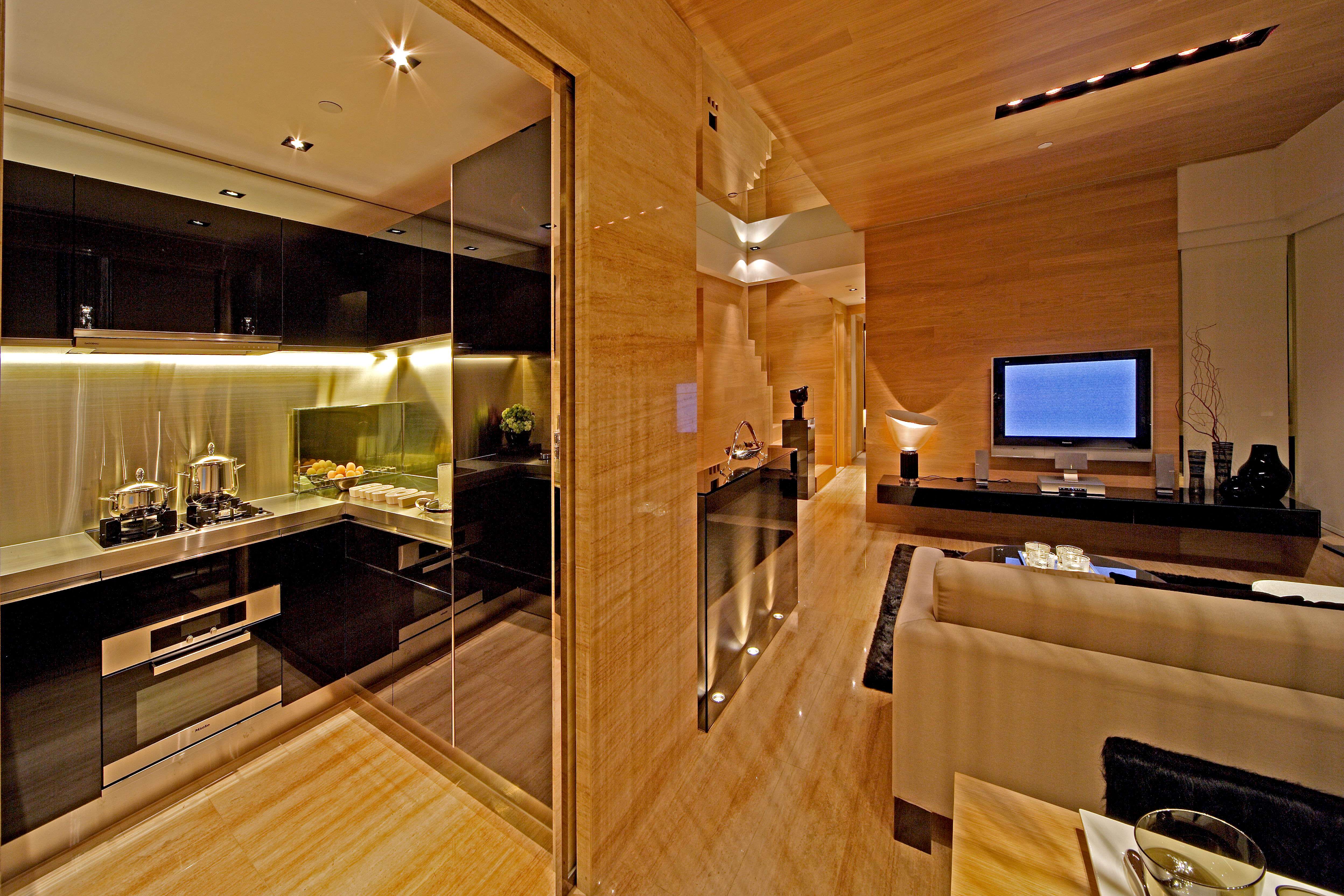 Centre Stage 梁志天-12