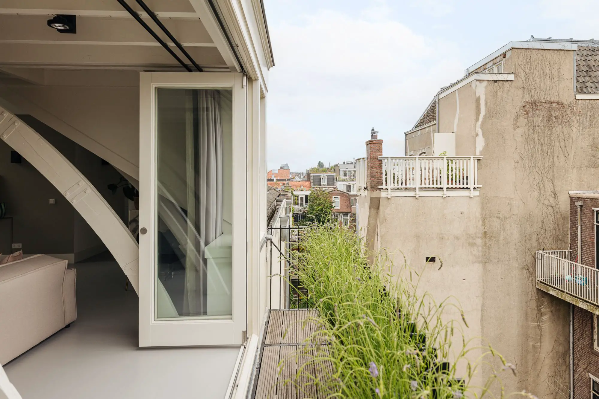 阿姆斯特丹多功能现代公寓，古老建筑的现代新生-20