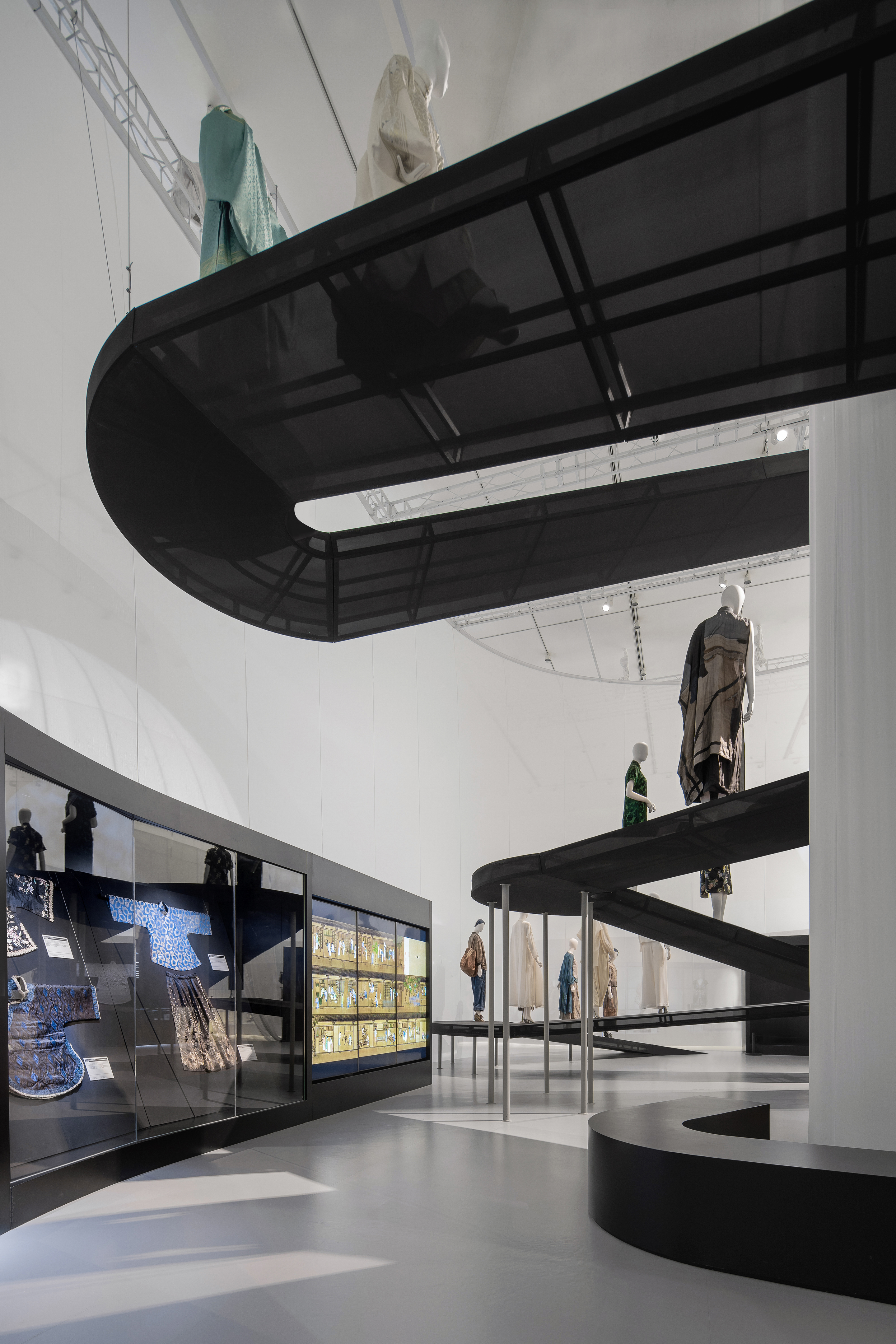 V&A 博物馆“时尚与自然”展览丨中国深圳丨Studio 10-51