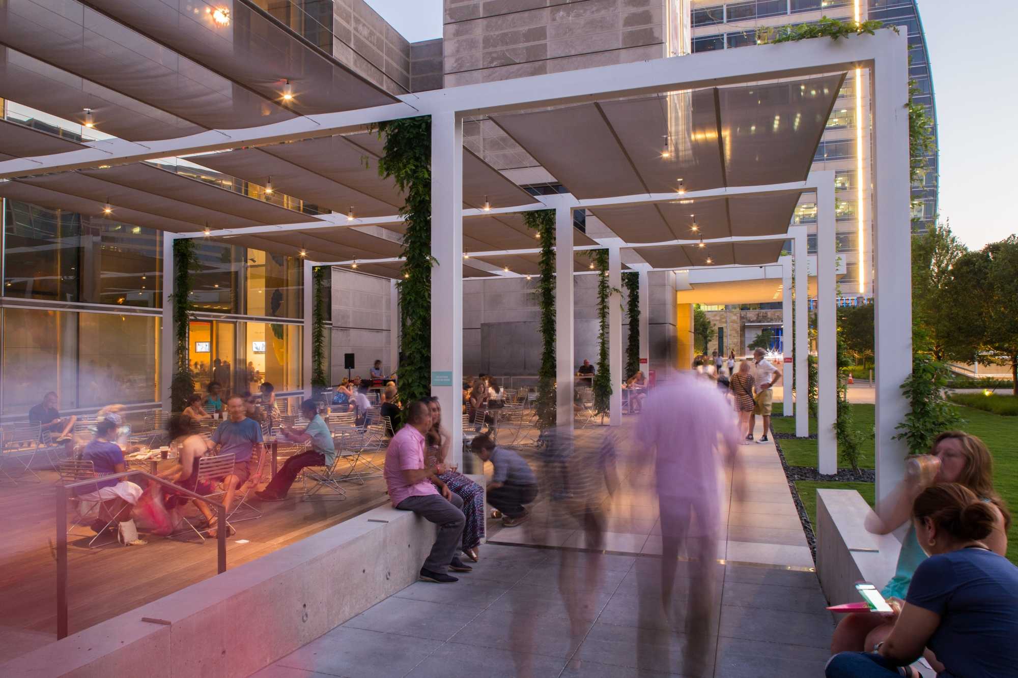 达拉斯艺术博物馆户外咖啡馆丨美国达拉斯丨Studio Outside 和 Hocker 设计团队-9