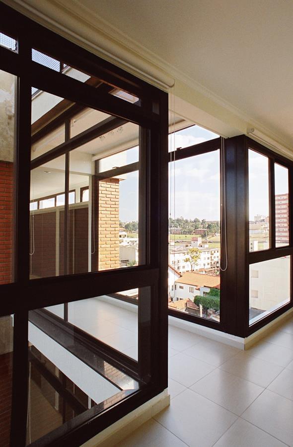 巴西圣阿德莱德建筑 | 经济、节能且美观的混合用途设计-8