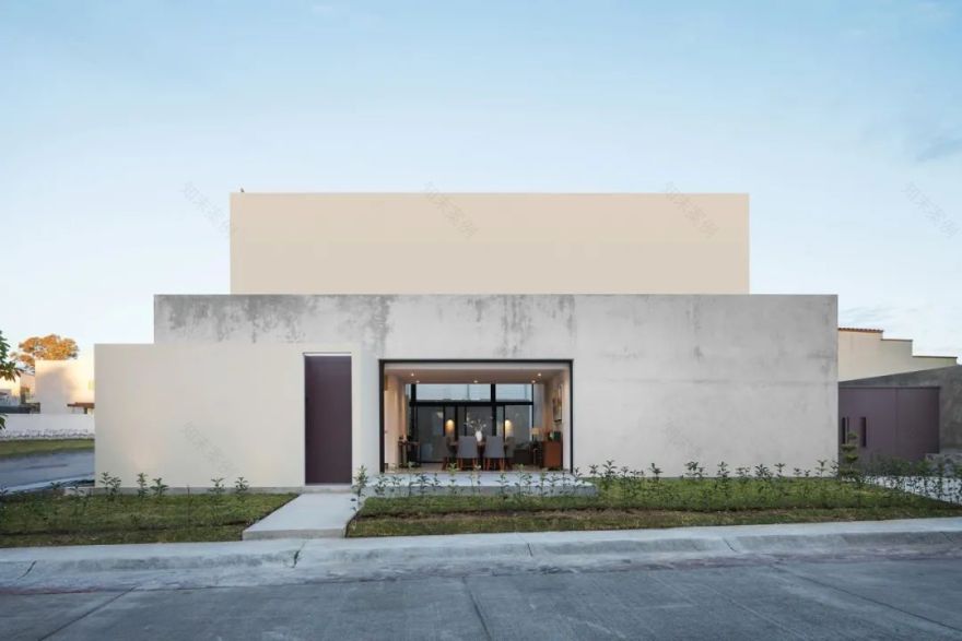 双层叠加的郊区住宅 | 开放性与隐私的完美结合-12