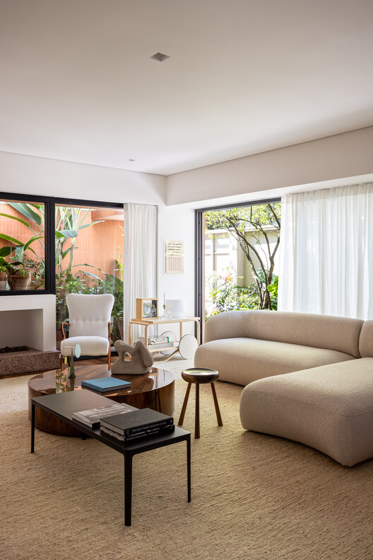 巴西圣保罗金属网格连接两座住宅设计丨TODOS Arquitetura-19