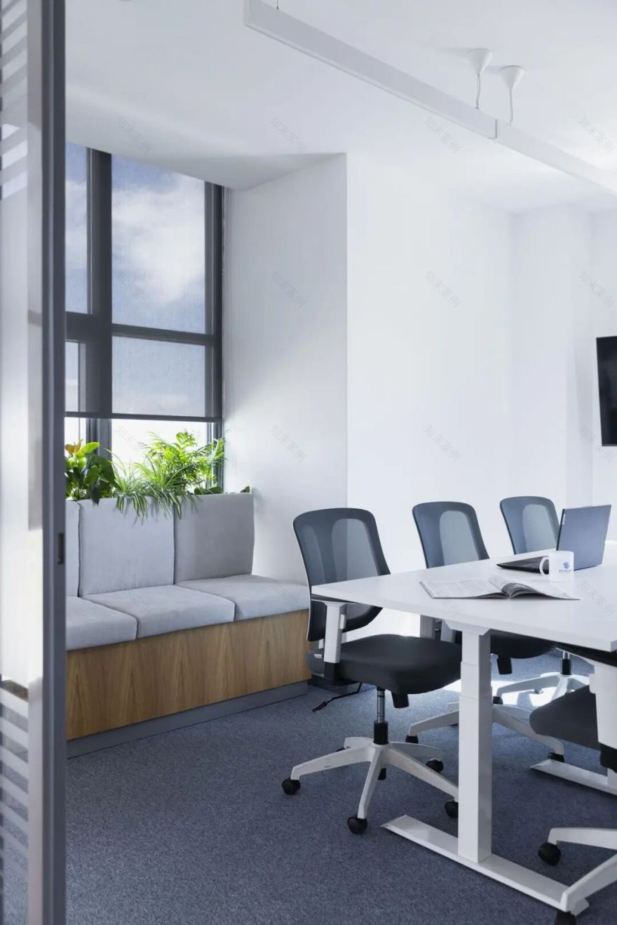 Syscom Engineering索非亚办公室:蓝色美学丨保加利亚丨SOFT CASE STUDIO-17