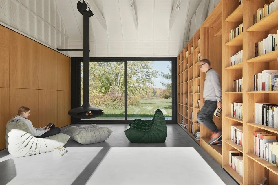 生态改造的魁北克百年农舍丨加拿大魁北克丨ADHOC architectes-29