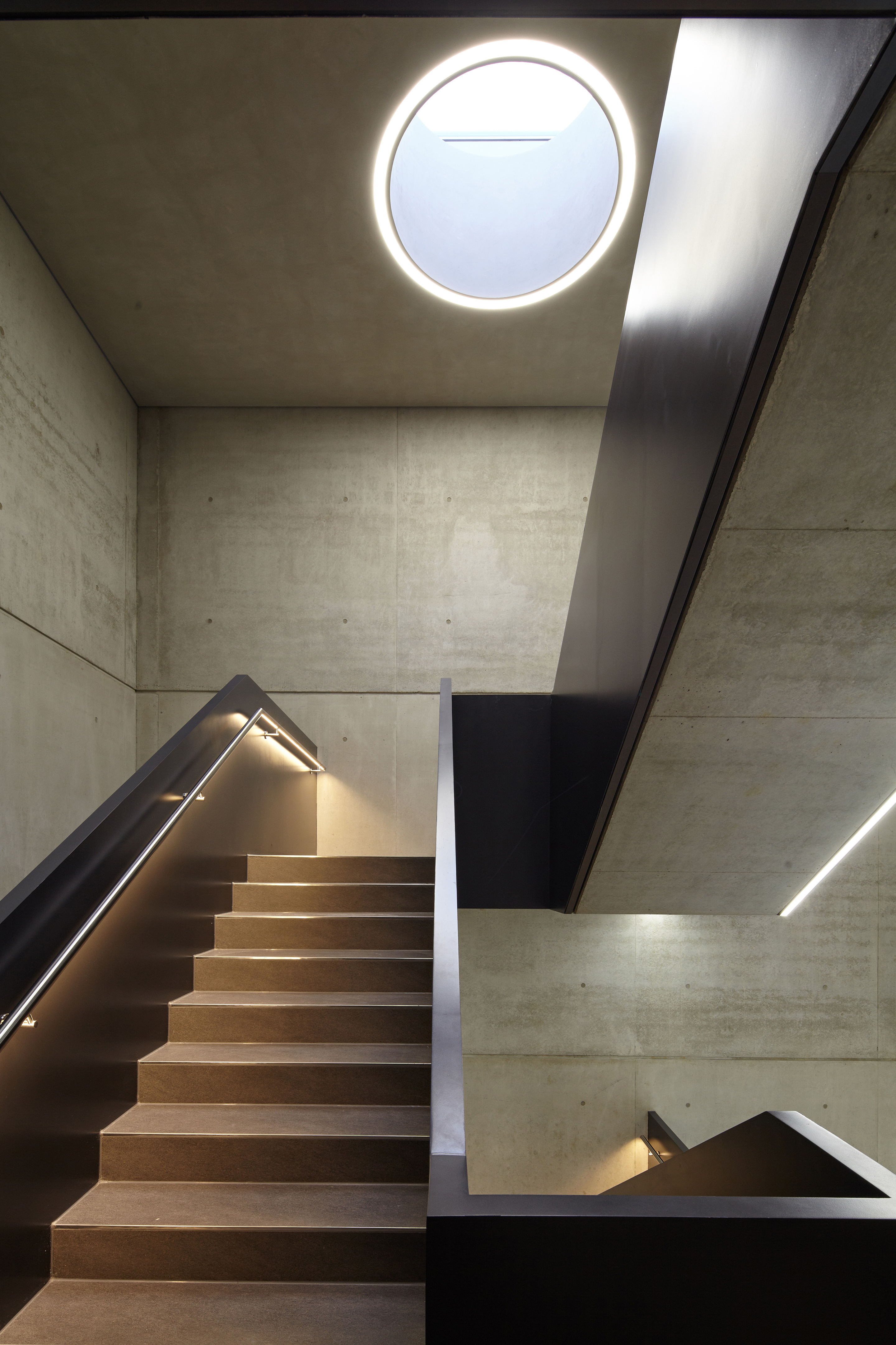 德国比勒费尔德市购物中心办公楼-18