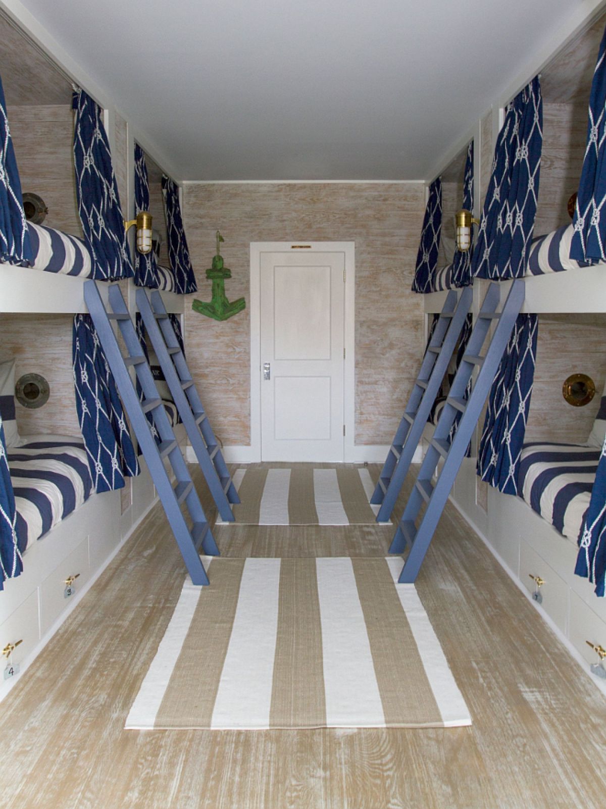 40 Beach Themed Bedroom Ideas to Take You Away-18