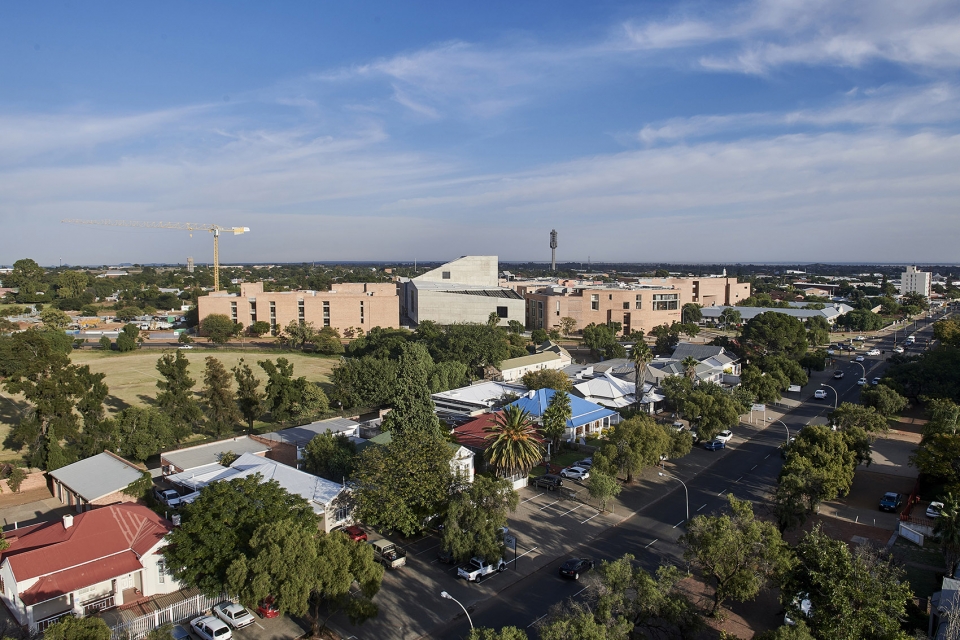 南非 Sol Plaatje 大学学生资源中心-4