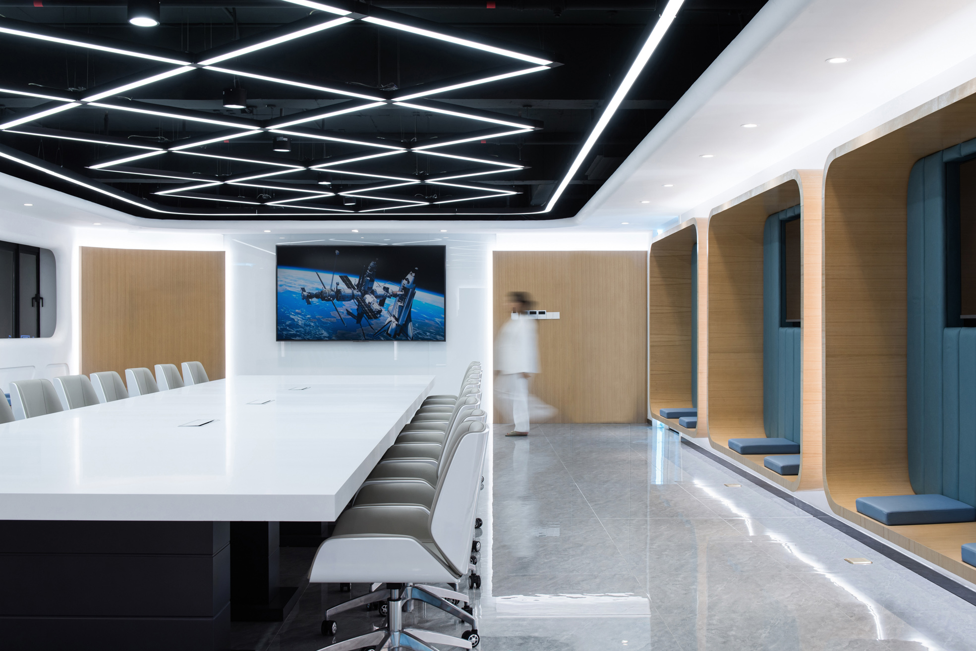 前进未来·一座穿越宇宙的飞船办公室-31