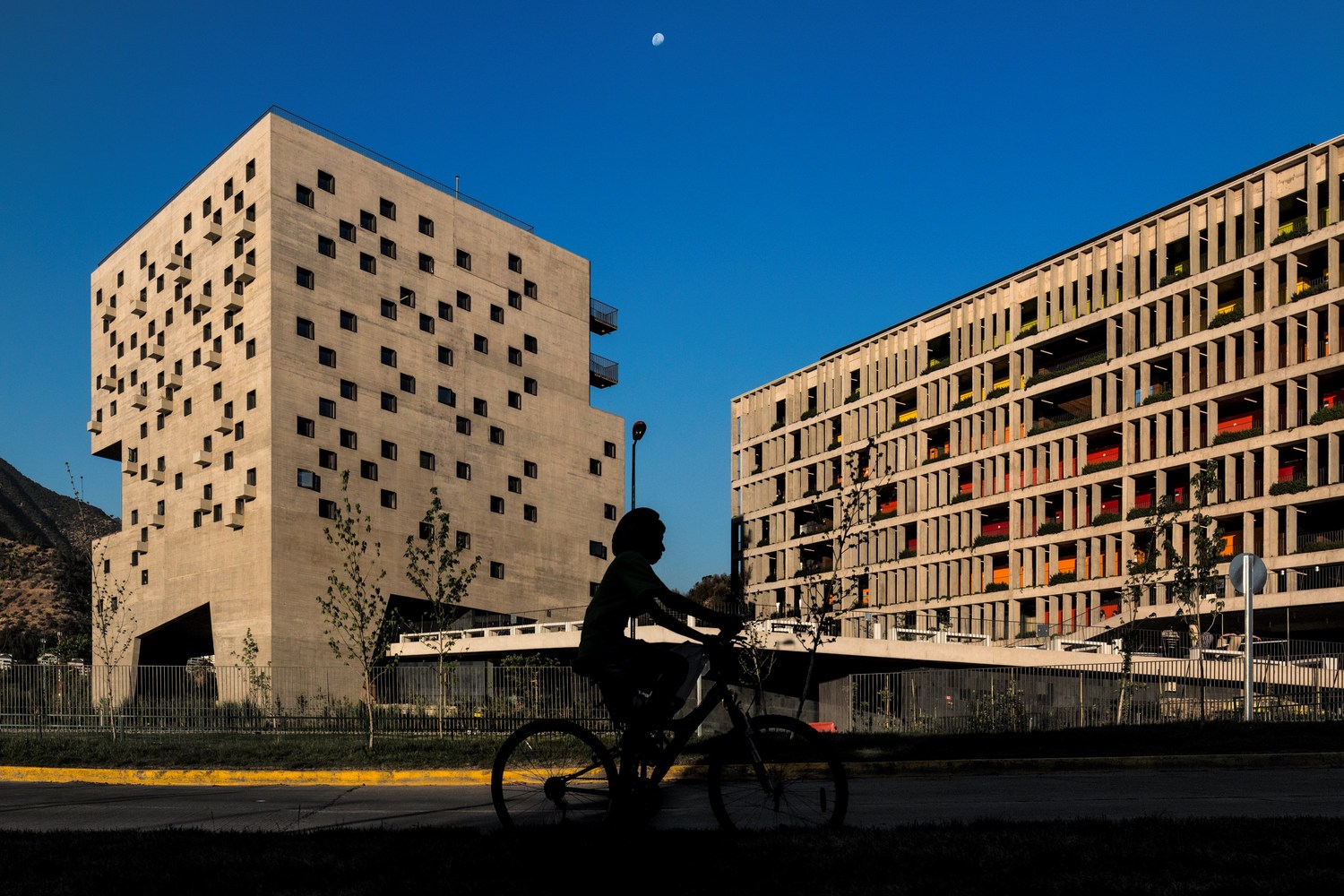 School of Economics and Business Diego Portales University  Rafael Hevia + Rodrigo Duque Motta + Gabriela Manzi-87