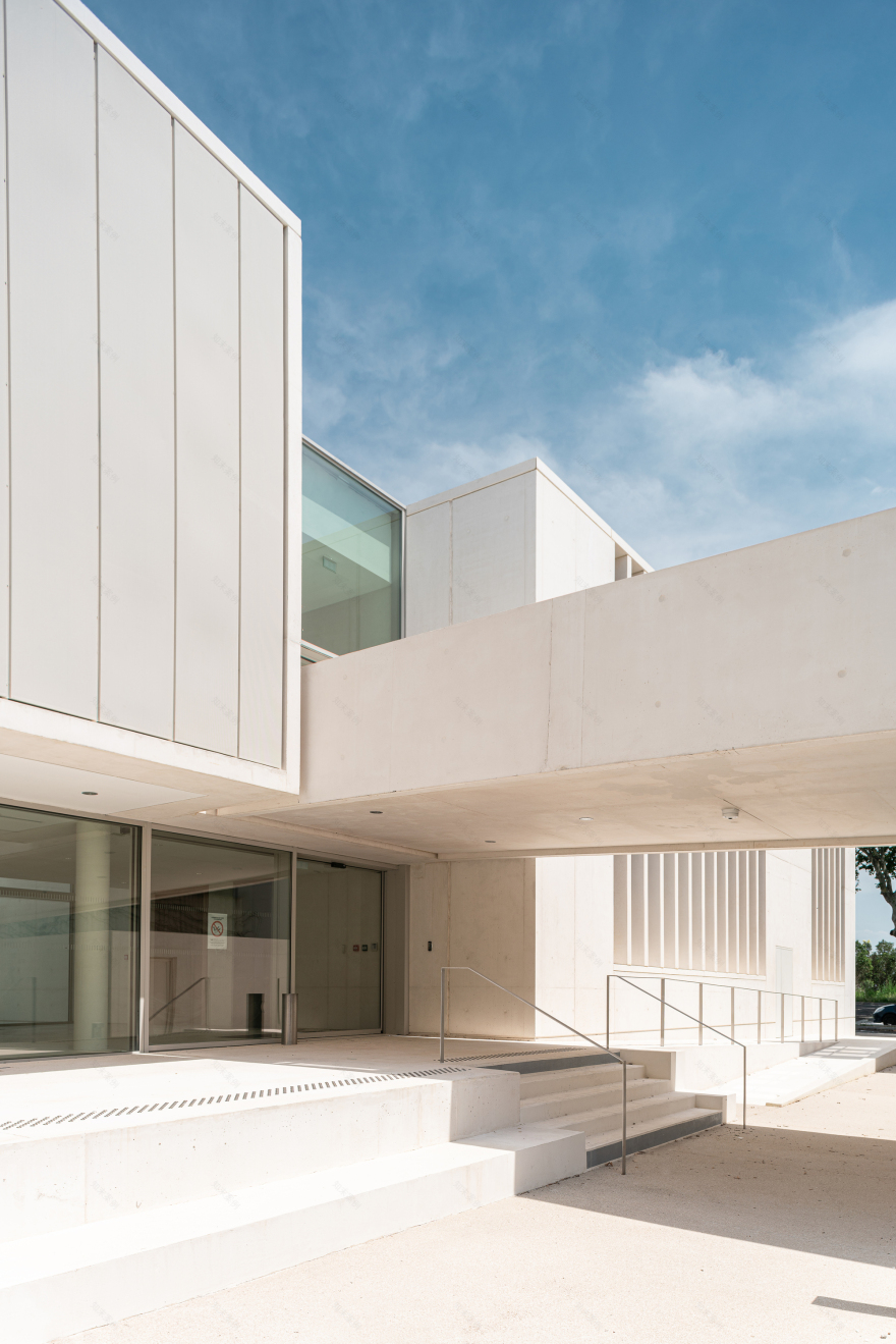 The Mediterranean Center for Human Sciences Research Center / Panorama Architecture-14