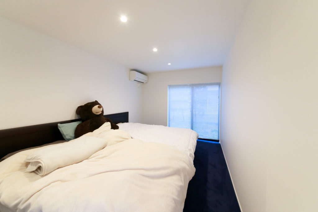 開放感とプライバシーを両立すみずみまで陽光が行き渡る光庭が導く心地よい空間 | Architecture | 100%LiFE-5