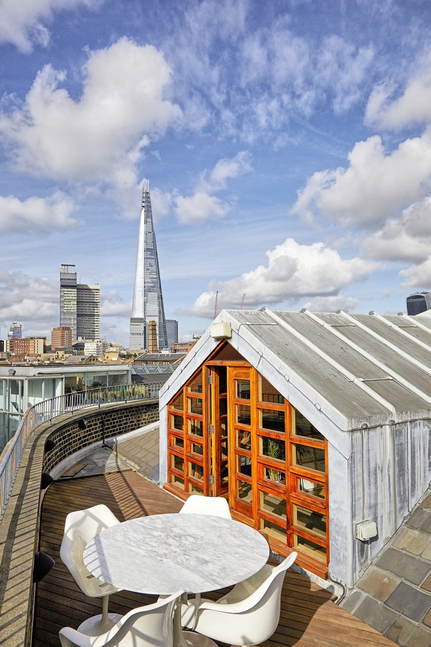 Tower Bridge London Apartment in a Converted Victorian Leather Warehouse-25