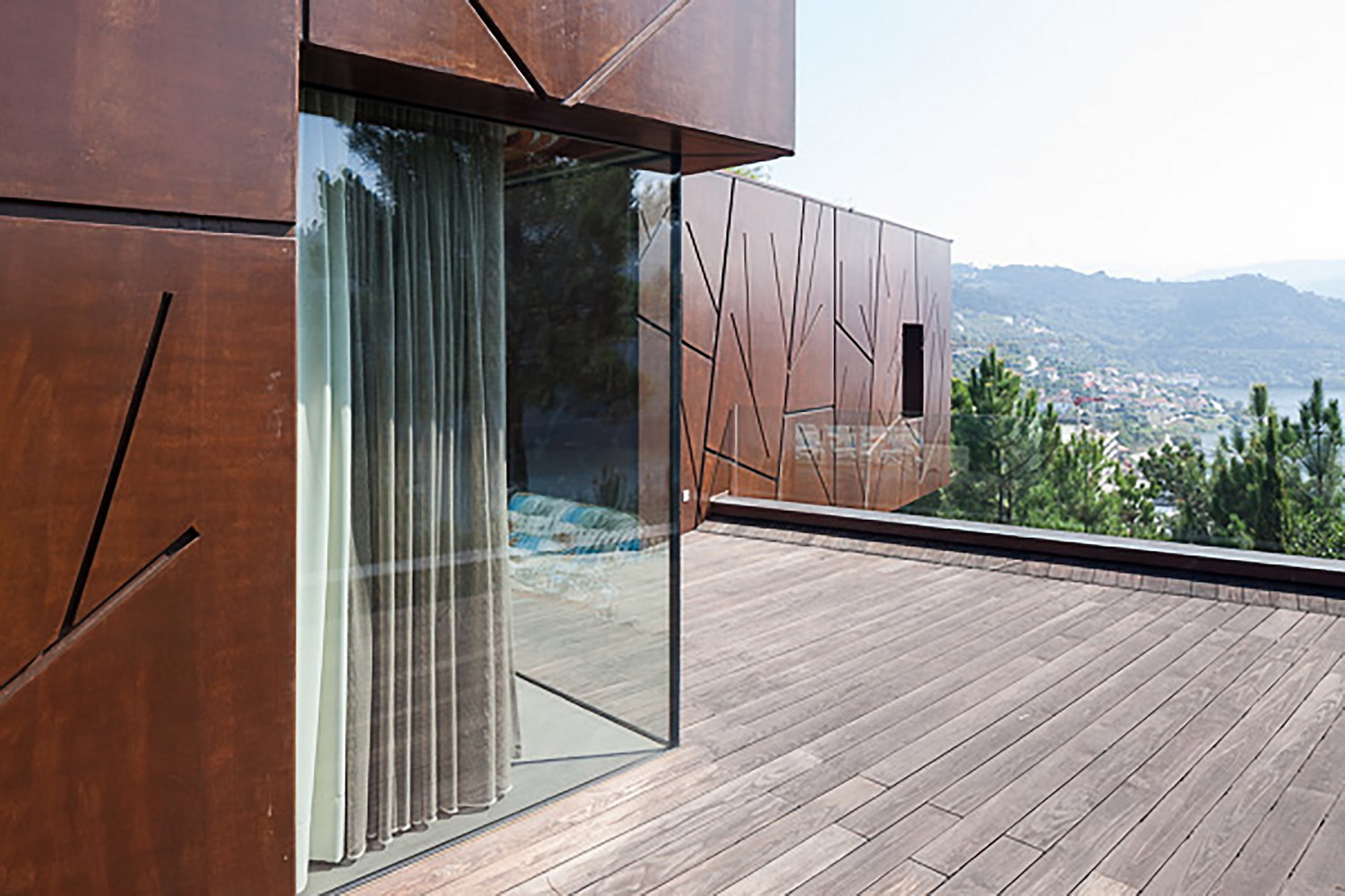 葡萄牙杜罗河谷的现代别墅-16