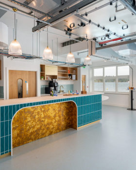 普利茅斯廷赛德露天泳池丨英国普利茅斯丨LHC Design