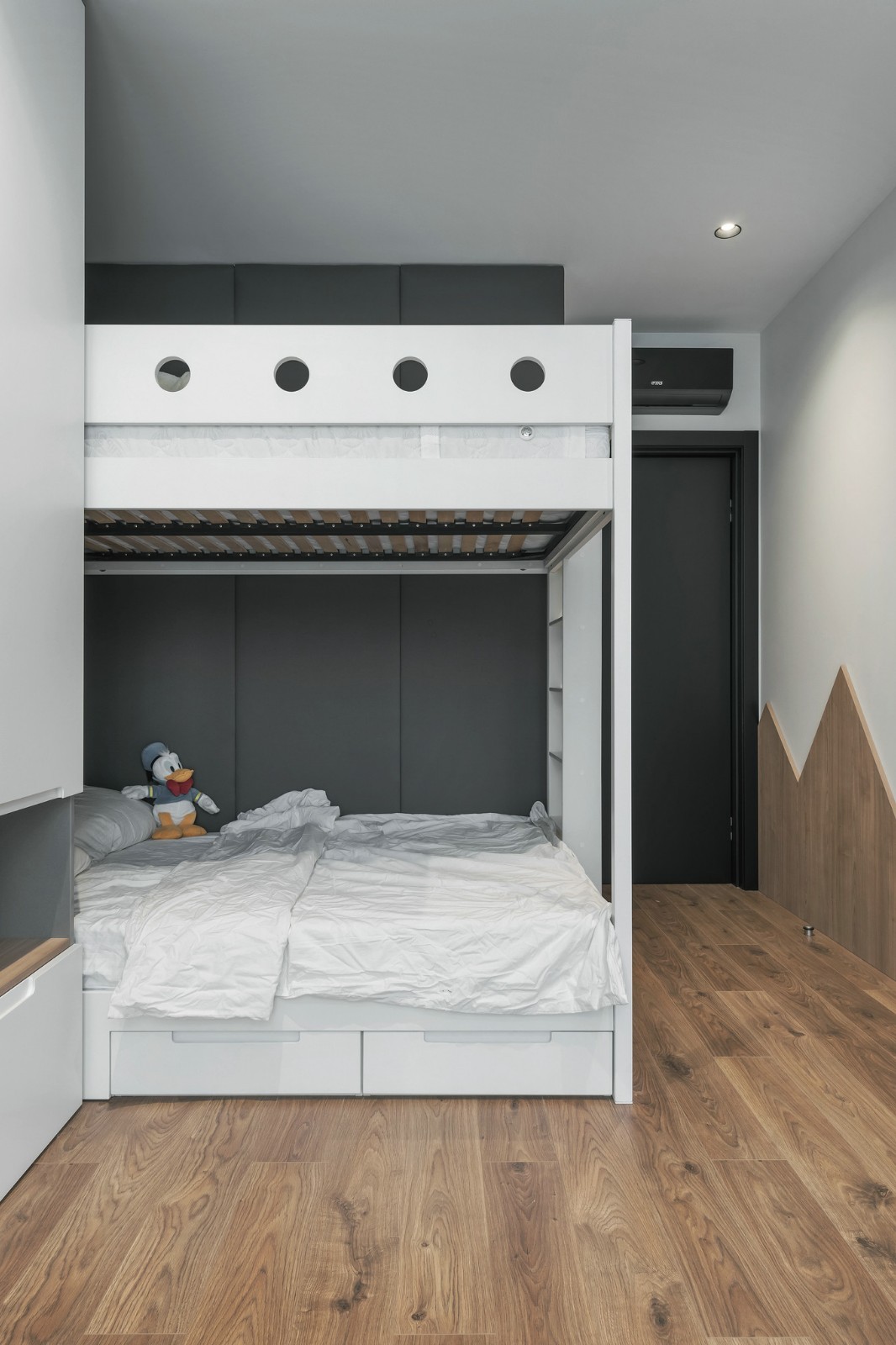 乌克兰基辅简约优雅家居设计-15