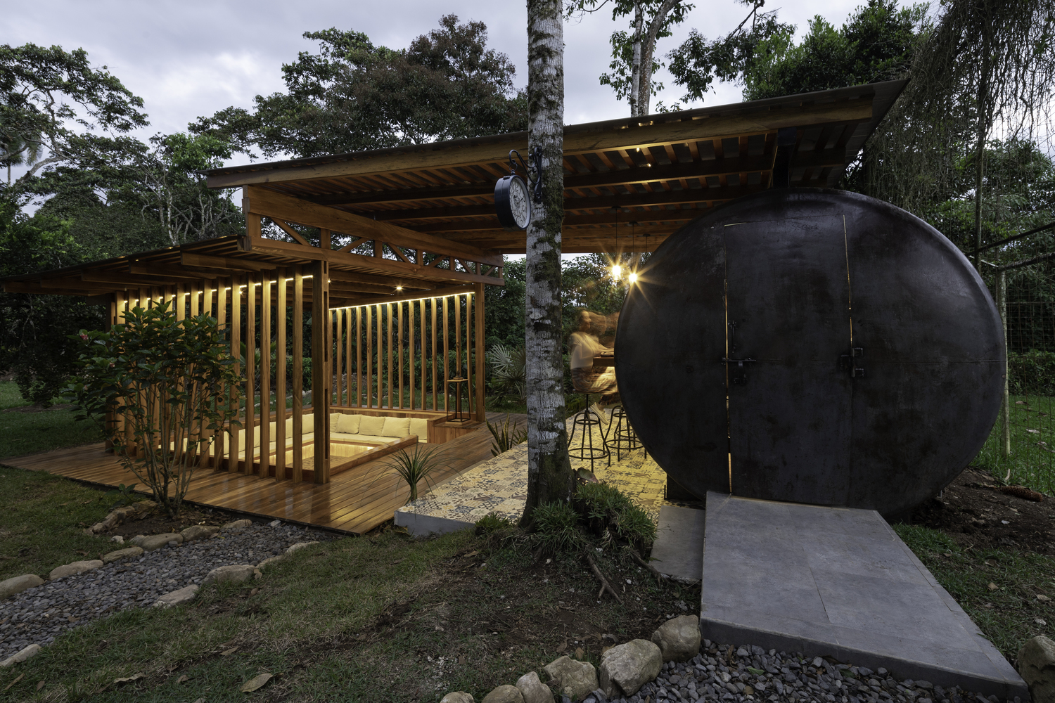 厄瓜多尔生态休闲区·废旧水塔的华丽变身丨Urdiales Estudio de Arquitectura-32