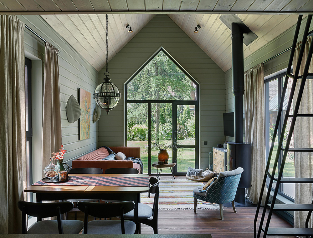 俄罗斯 Perm 木屋 | 英式乡村风格，绿色调，复古元素-1