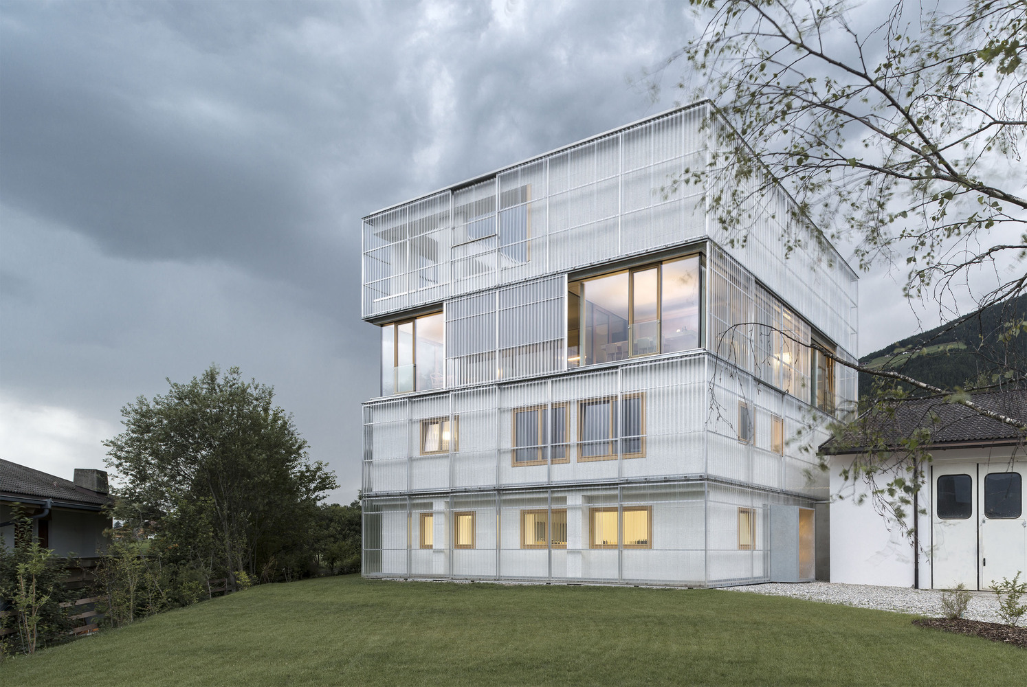 Old Artisanship Business is Remodeled to be Converted into a House Studio-28