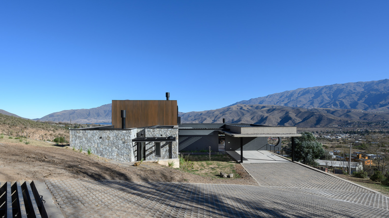 Seba House · 悬浮的木质立方体-6