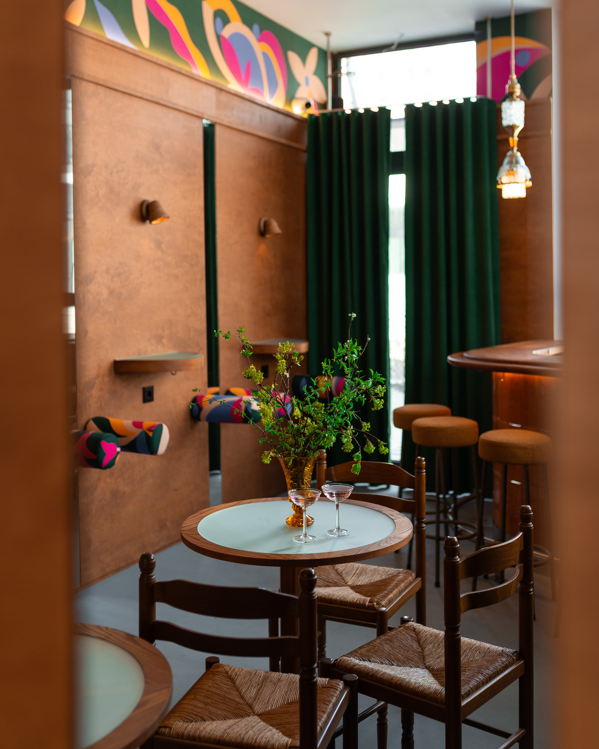 爱芝野甜品酒吧
注:由于OI CHI YE可能并非常见词汇,推测为品牌名音译,这里按发音给出一种可能的翻译,若有特定含义请提供更多背景信息 丨乌克兰基辅-20