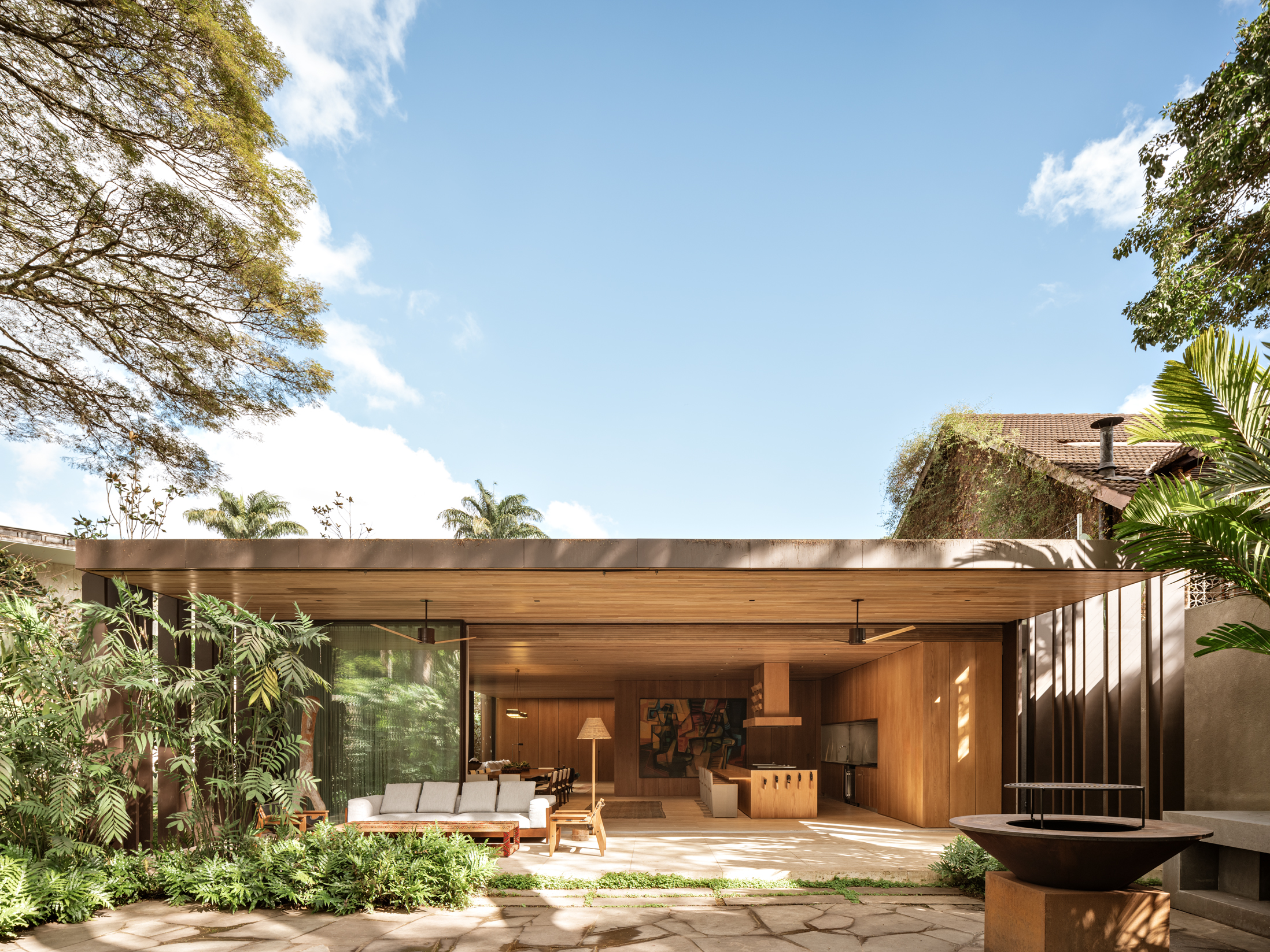 热（JE）居所 + 附属建筑

注：这里Ane·o推测可能是anexo （在葡萄牙语、西班牙语等语言里有附属建筑、附加物等意思 ），因根据现有信息难以百分百确认，若与实际不符，请补充更多背景信息 丨Cape VerdePaul丨Jacobsen Arquitetura-51