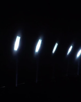 核心；要点；精髓；果心；(物体的)中心部分；最重要的部分；核心成员

需要注意的是，仅有Core这个单词孤立来看，在不同语境可能对应不同含义，这样的语境下最通用的理解是核心 若你能给出包含该词的句子或文段，我可以输出更加精准唯一的译文 丨法国巴黎丨1024 architecture