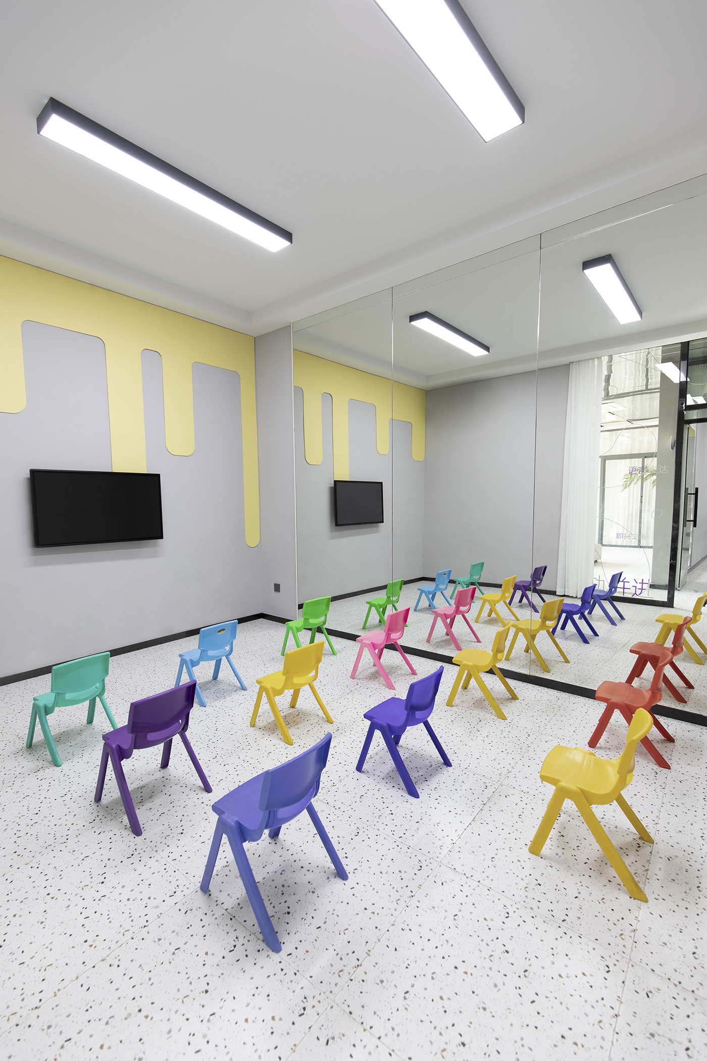 殷丹语言艺术品牌形象创建及视觉空间落地丨中国东莞-89