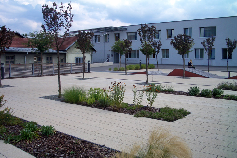 奥地利 Klagenfurt 医院“Arboretum Klinikum”庭园设计-8