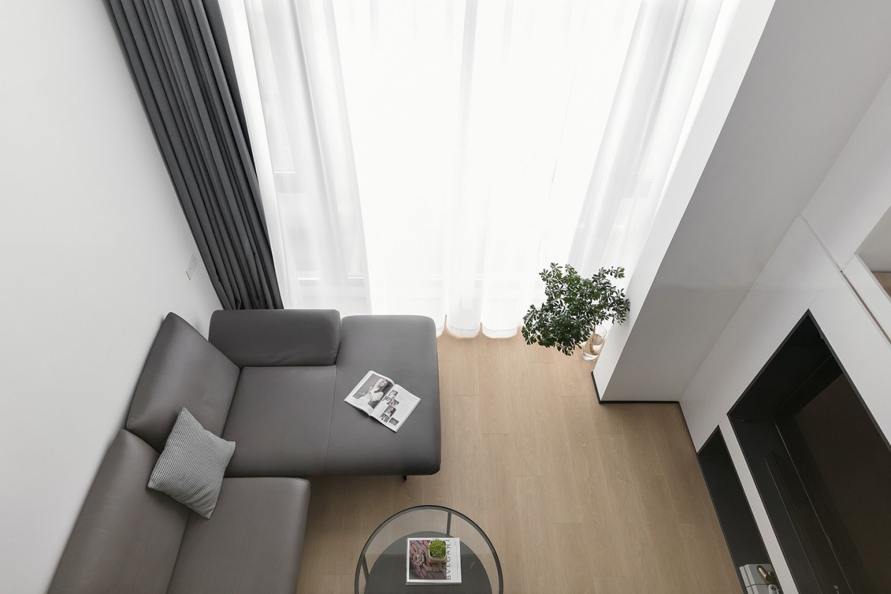 极致黑白灰 loft公寓设计丨中国上海丨上海鸿鹄设计-24