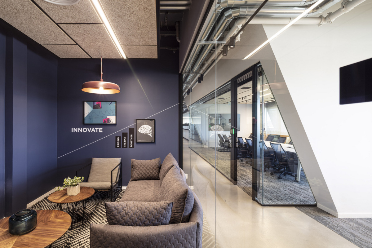 自然材料打造温馨跨国办公空间-35