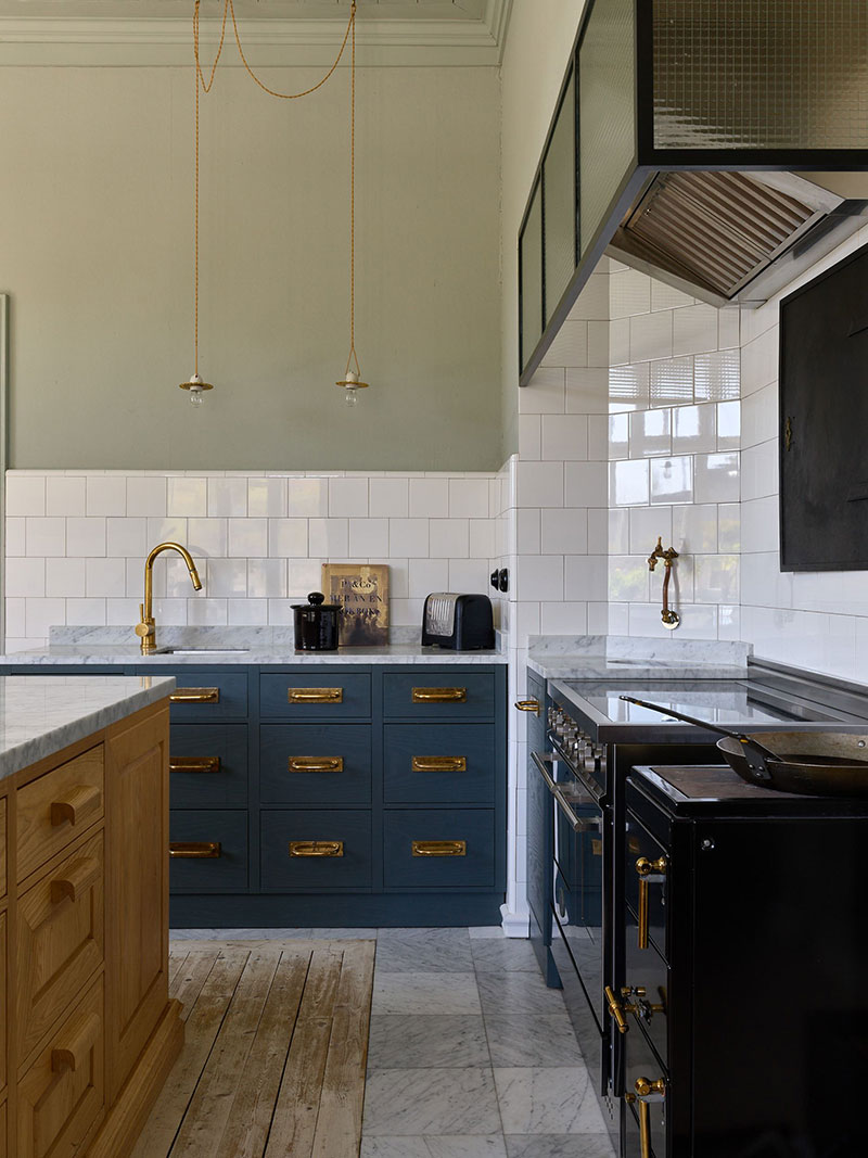 瑞典小镇的复古火车住宅设计-15