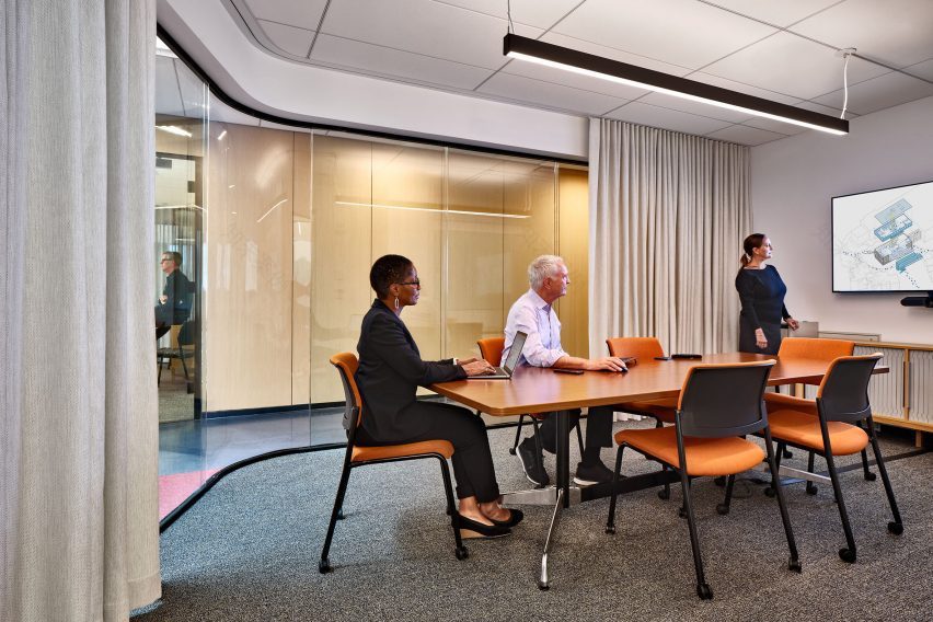 哈佛法学院现代主义建筑改造丨美国丨Deborah Berke Partners-21