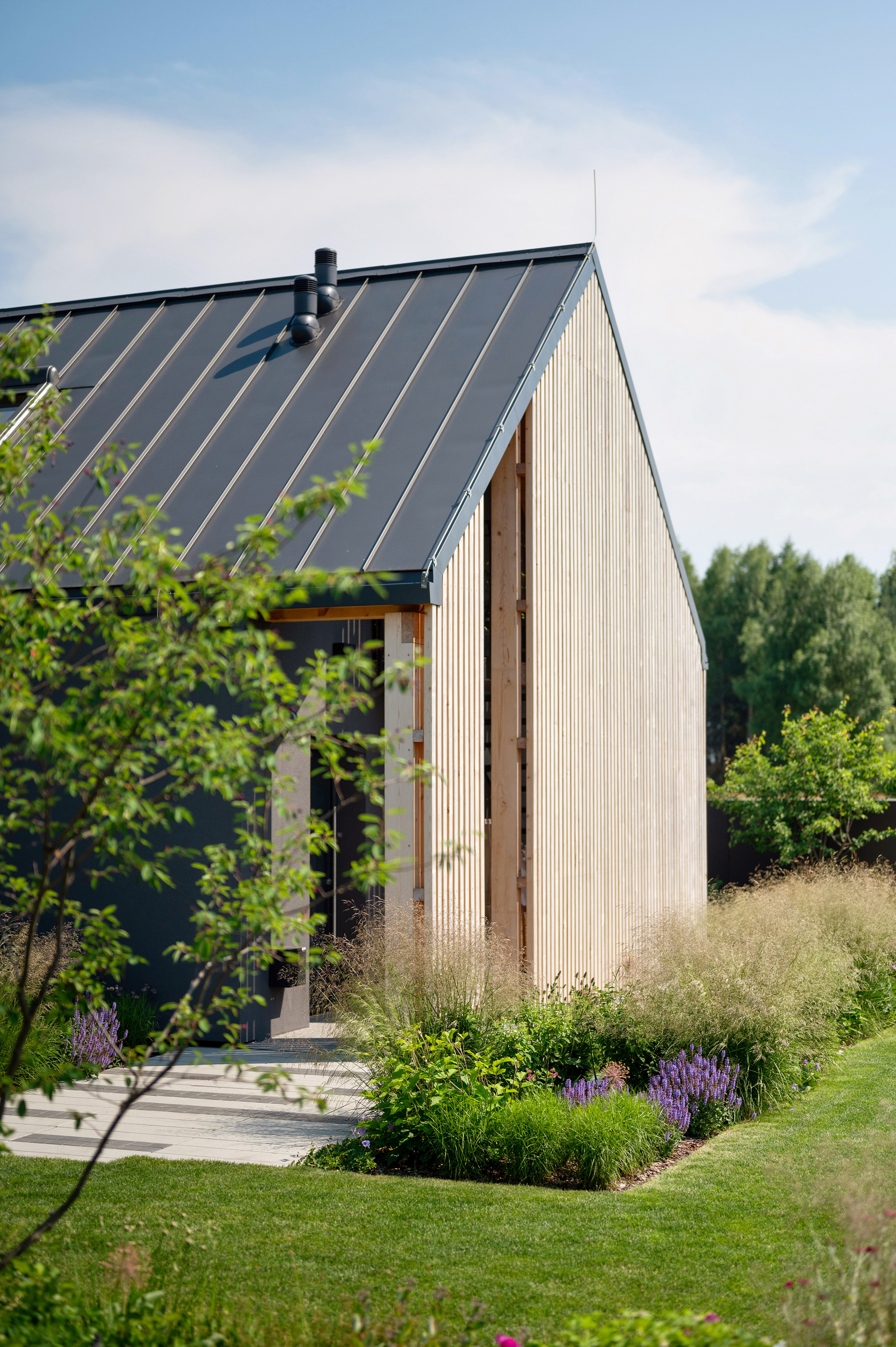 灰色房子丨RS+ Robert Skitek-28