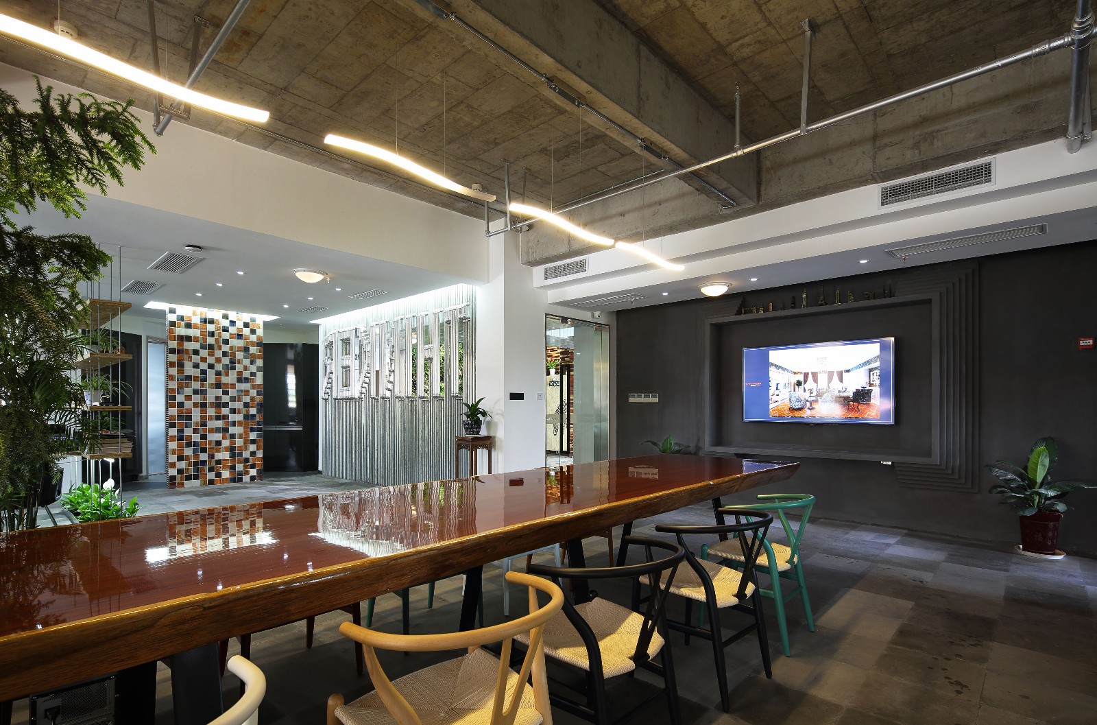 废旧材料打造绿色环保混搭办公空间-13