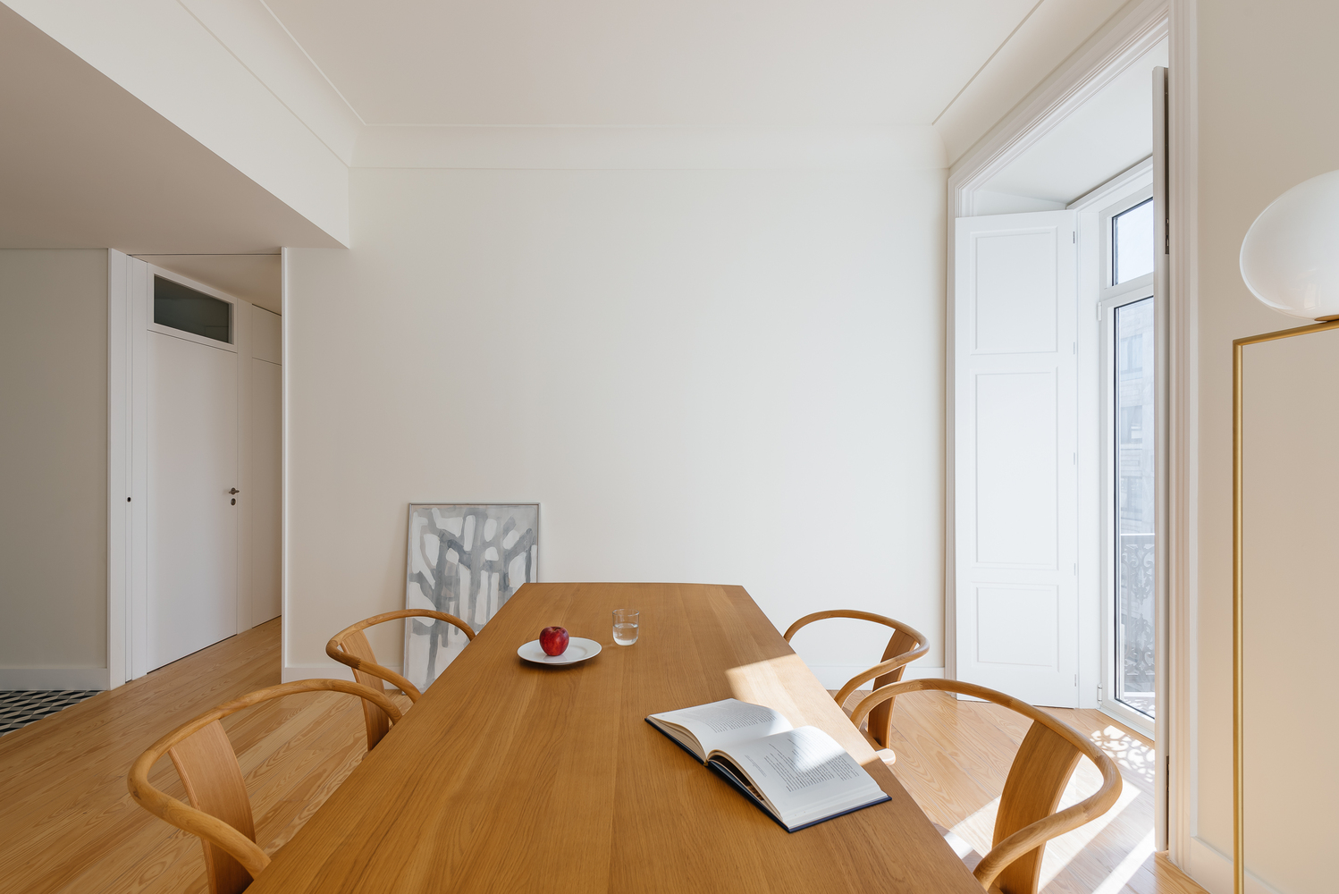 葡萄牙里斯本百年建筑翻新变身时尚住宅-38