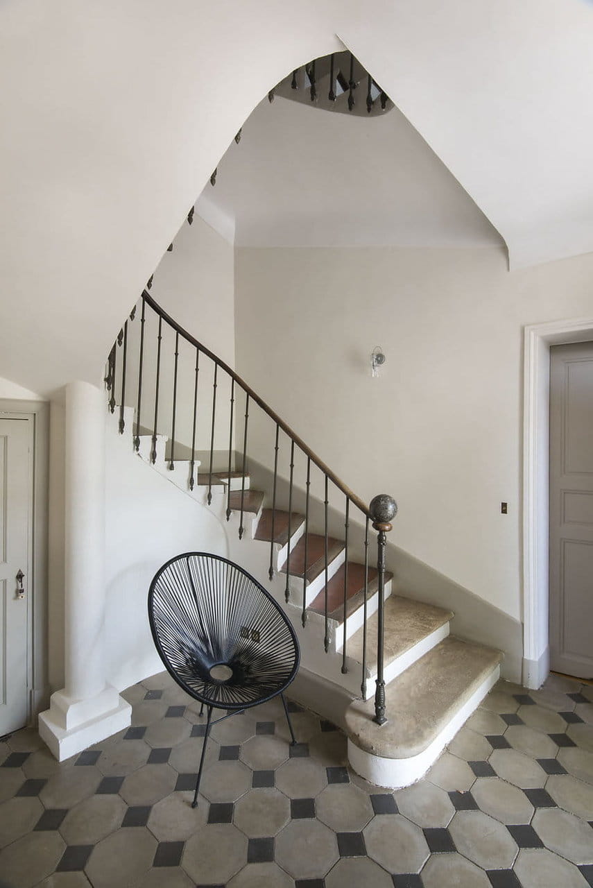 吕贝龙地区的吉村城堡酒店（注：La Bastide des Guis直译为吉村的城堡，在旅游场景中常是酒店等场所名，dans le Luberon是在吕贝龙地区 ） 丨法国丨Lafourcade architecture-12