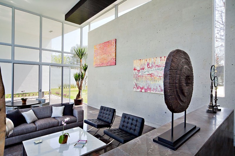 The Iconic Barcelona Chair Featured In Stylish Interior Designs-20