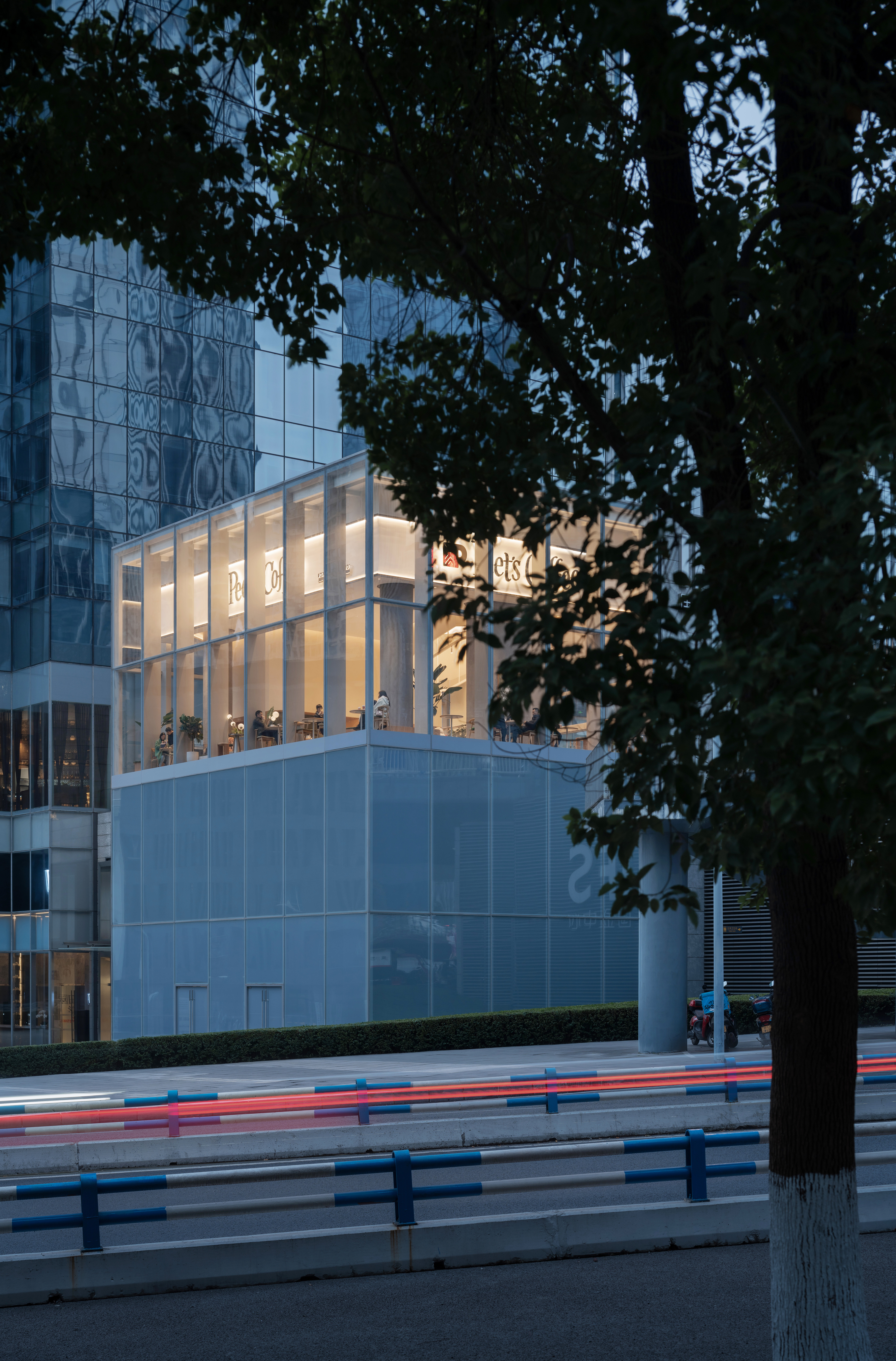 Peet‘s皮爷咖啡重庆 IFS·共享山城丨中国重庆丨UND 设计事务所-6