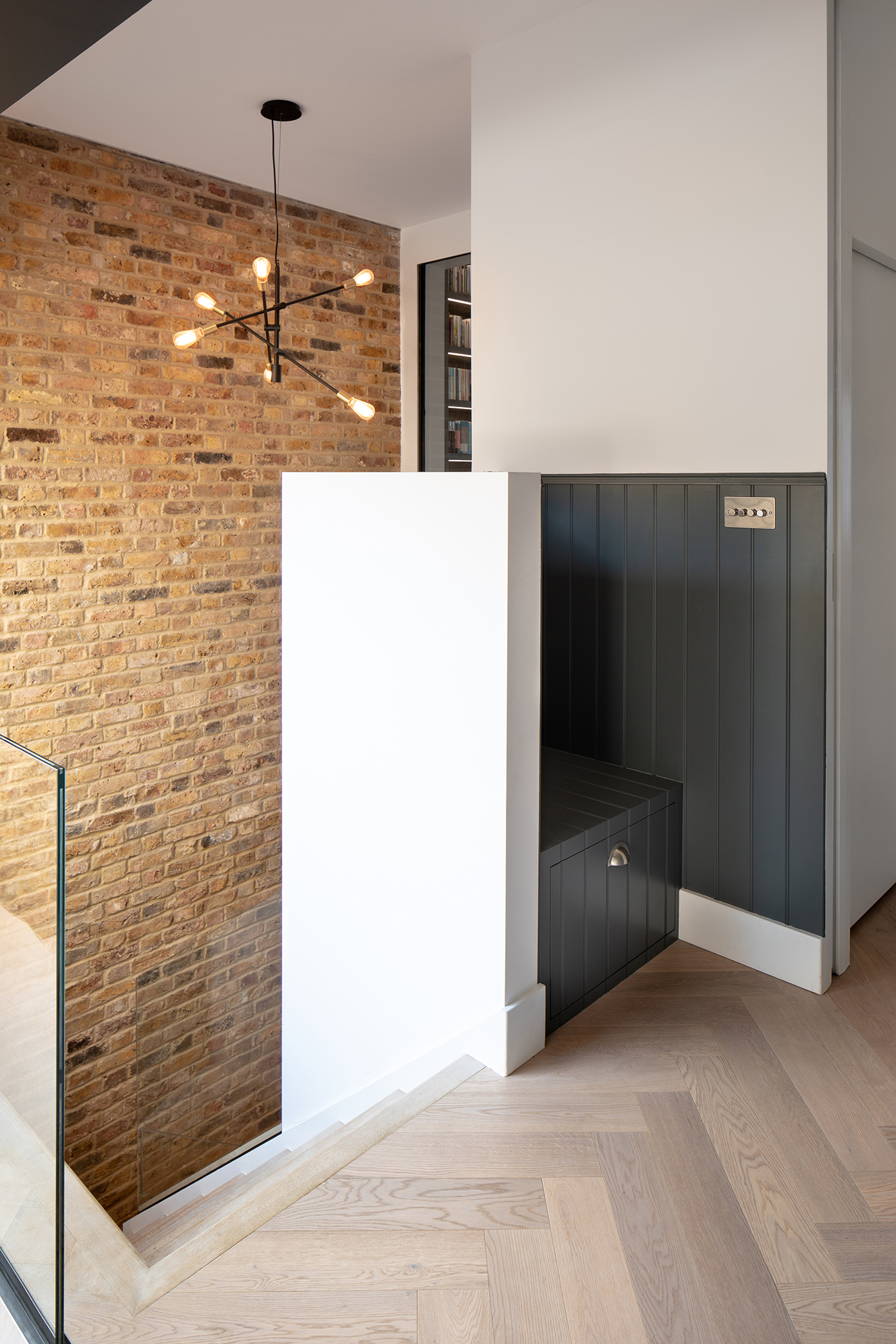 伦敦旧房翻新,明亮通透的亲子空间-15