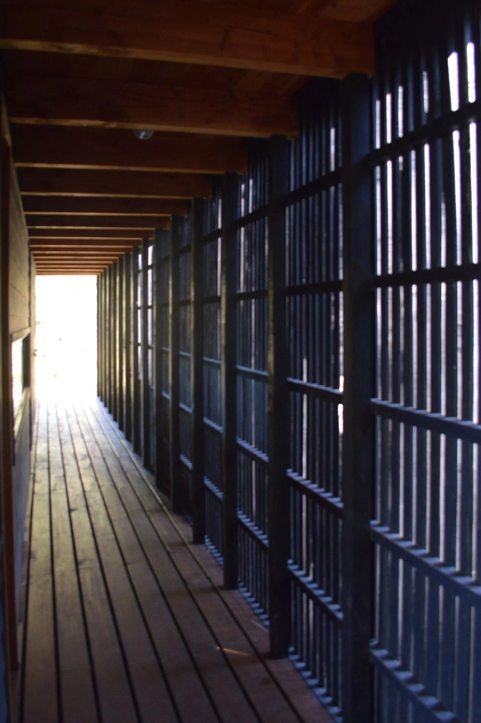 湖边林中建木屋，灵活多变适应未来-27