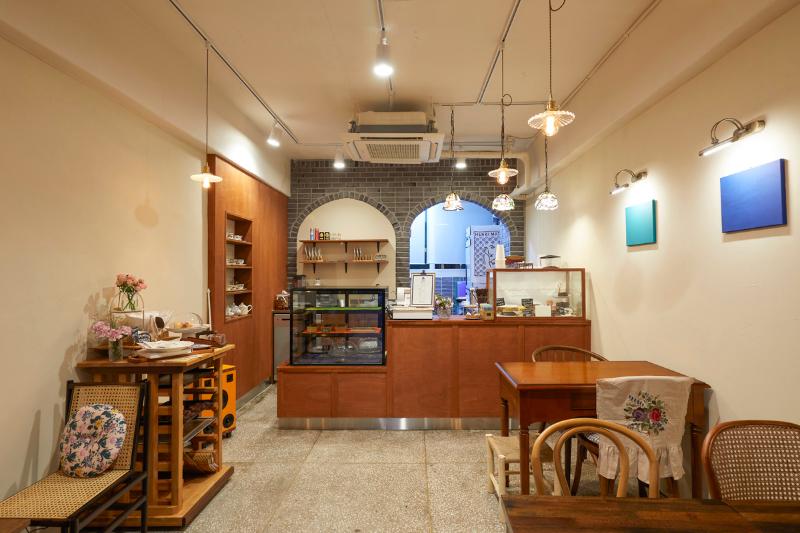 隐秘的糖果盒 | 9 平米复古风咖啡馆设计-3