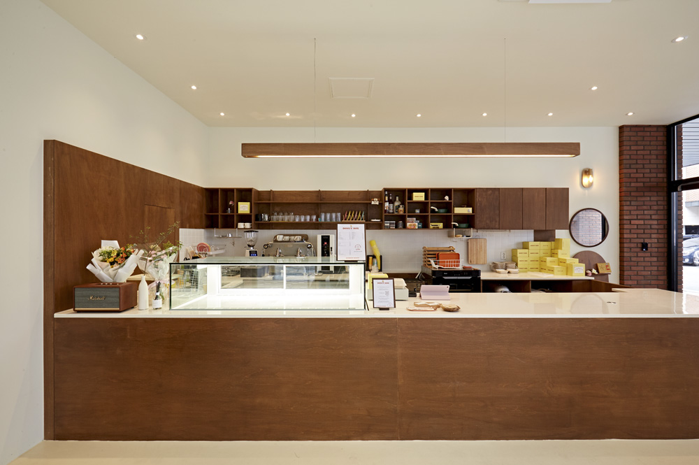 白色木屋 | 极简与自然的完美融合-3