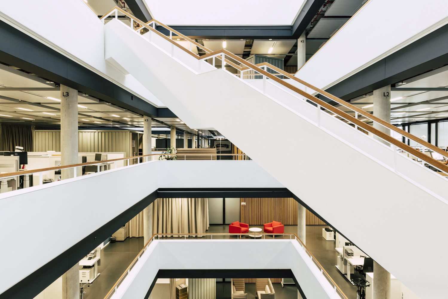 奥迪设计中心 · 现代办公空间的创新诠释-23